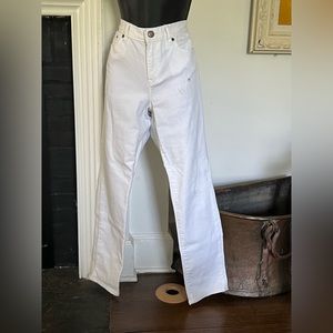 NWOT jcrew Y2K looking white jeans with distress on the front and back pockets